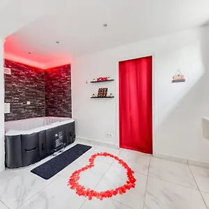 la-belle-hirondelle-love-room-jacuzzi-morangis.fr-paris.fr/